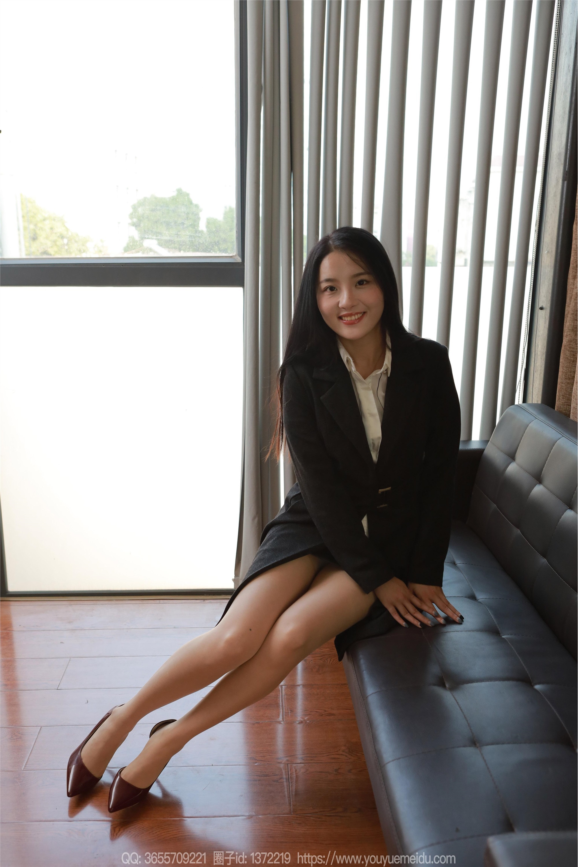 IESS异思趣向  2025.01.01 丝享家 1939 婉萍《蓝色指甲》